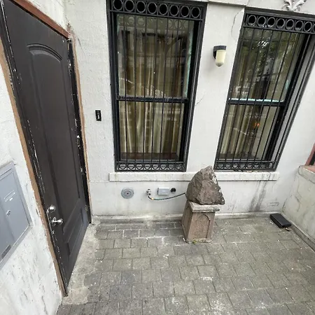 Nyc Townhouse Apartment New York City Exterior photo