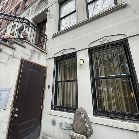Nyc Townhouse Apartment New York City Exterior photo